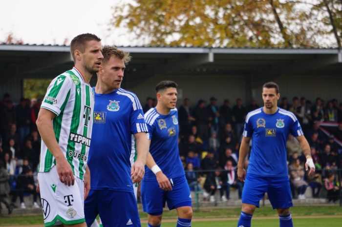 Évértékelő (II.): fura kettősség védekezésünkben