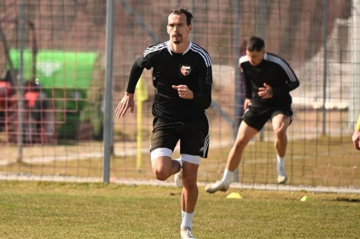 Tucatnyi új játékos a keretben