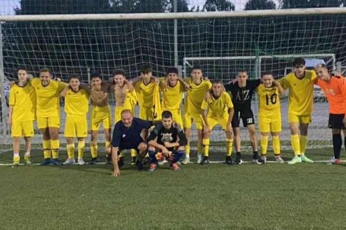 Hátrányból felállva győzött az U16